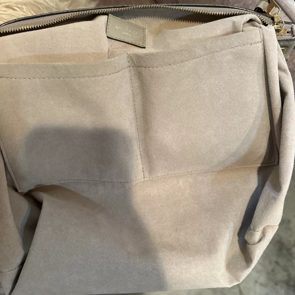 Louis Vuitton Maida Hobo in Turtledove - Picture 9 of 16